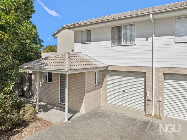 Stylish Three Bedroom Townhome Comfort, Convenience & Lifestyle