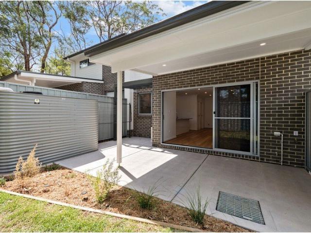 STYLISH THREE BEDROOM TOWNHOUSE IN PRIME ELERMORE VALE LOCATION