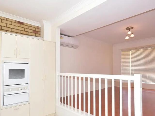 Stylish Three Bedroom Townhouse