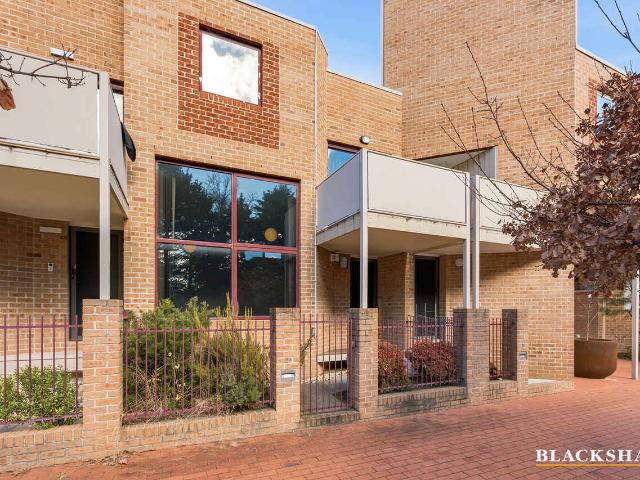 Stylish Three Level Townhouse in the Heart of Phillip