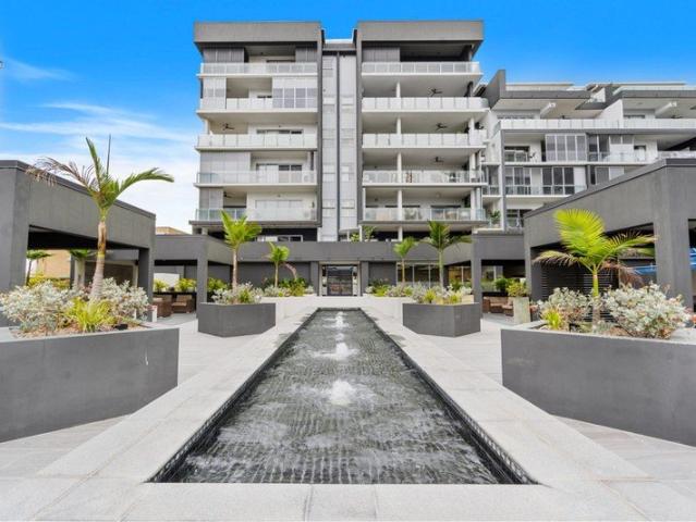 Stylish Toondah Outlook Apartment with Resort Style Amenities