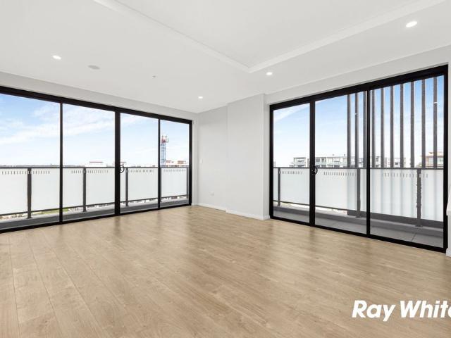 Stylish Top Floor Living | Walking Distance to Tallawong Metro!