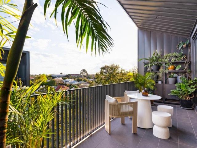 Stylish top floor sanctuary in central Marrickville