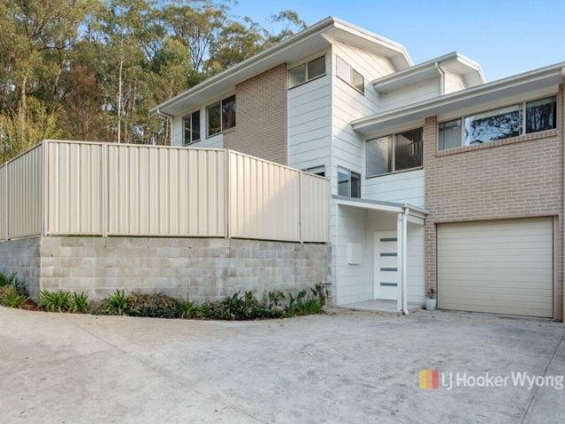 Stylish Torrens Title Living in a Peaceful Parkside Setting