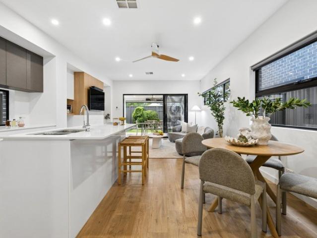 Stylish Torrens Titled Living with Direct Reserve Access