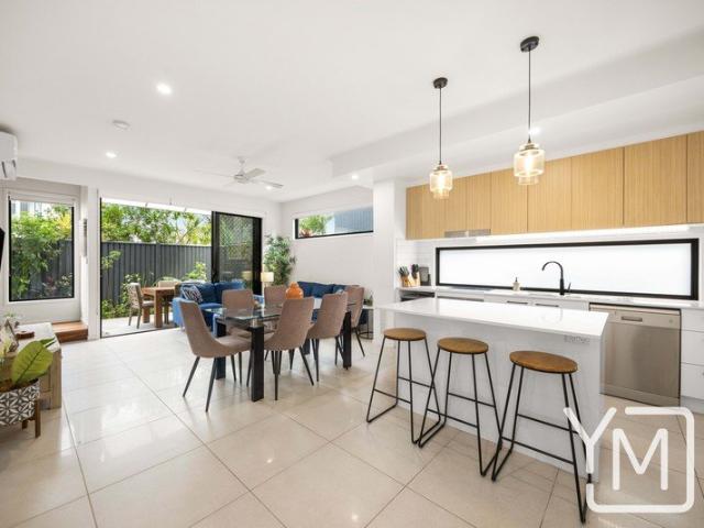 Stylish Townhouse Turnkey Investment Opportunity Central CBD Location