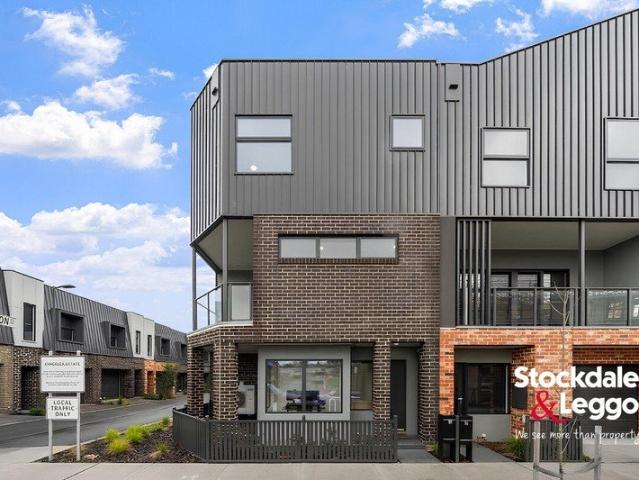 Stylish Townhouse with Excellent Investment Appeal