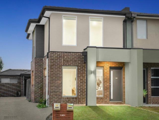 Stylish Townhouse with Premium Features!