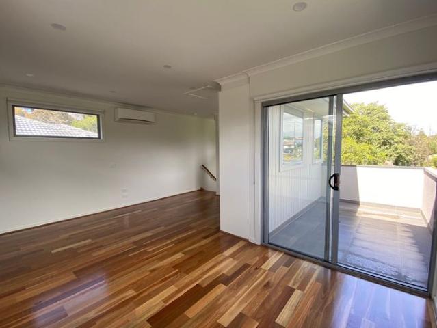 Stylish Townhouse with Street Frontage!