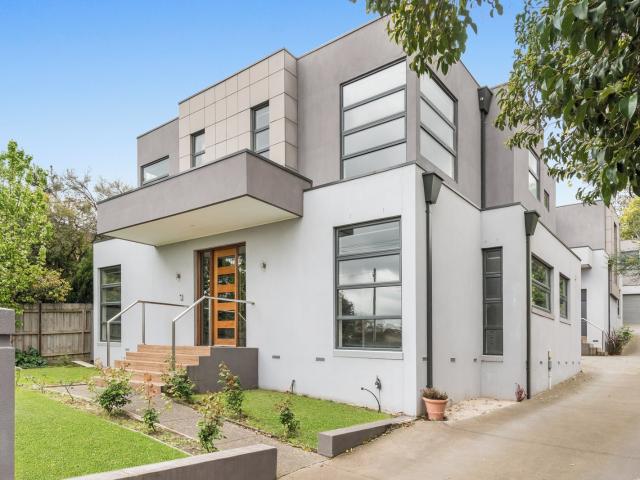 “Stylish Townhouse in the Balwyn High School zone”