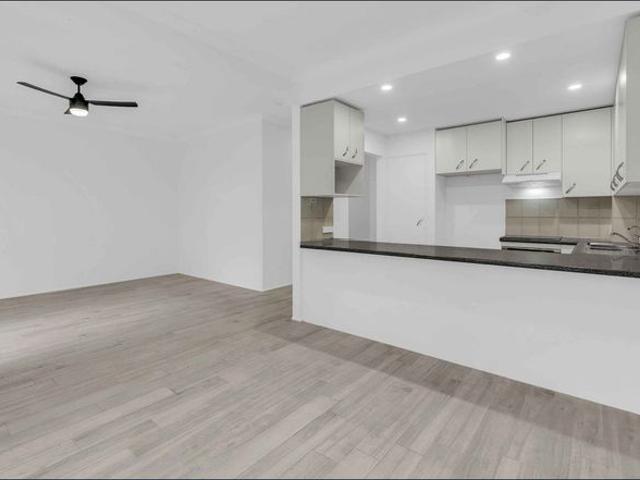 Stylish Townhouse in the Heart of Burleigh Heads