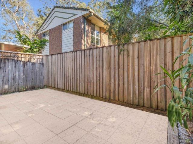 Stylish Townhouse in the Heart of Burleigh Heads
