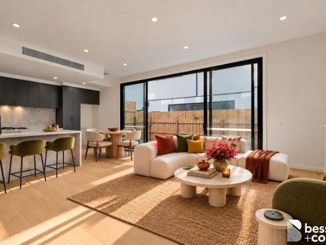 Stylish Townhouse in Caulfield South