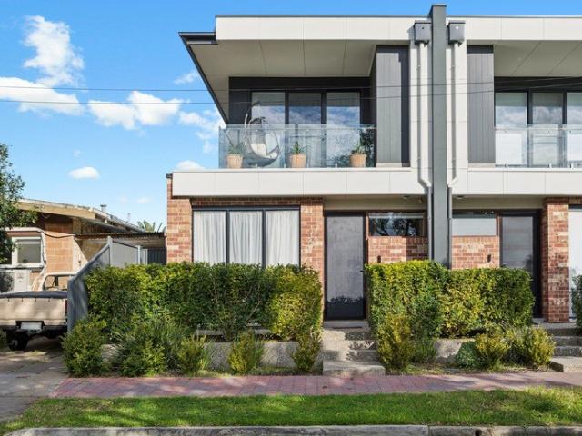 Stylish Townhouse in Leafy Rostrevor