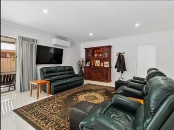 Stylish Townhouse in Prime Location