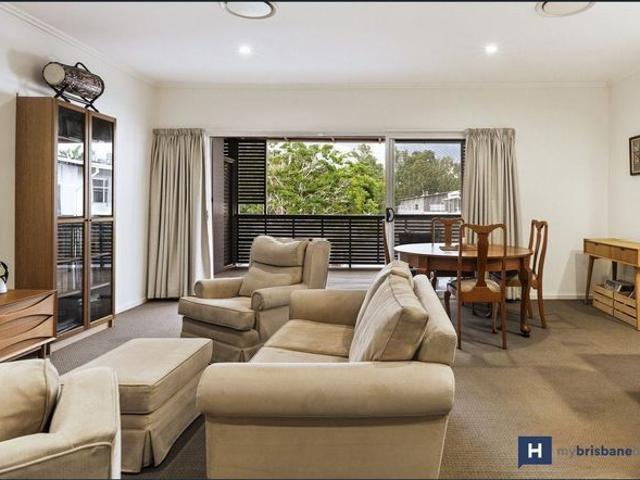 Stylish Townhouse in Prime Location
