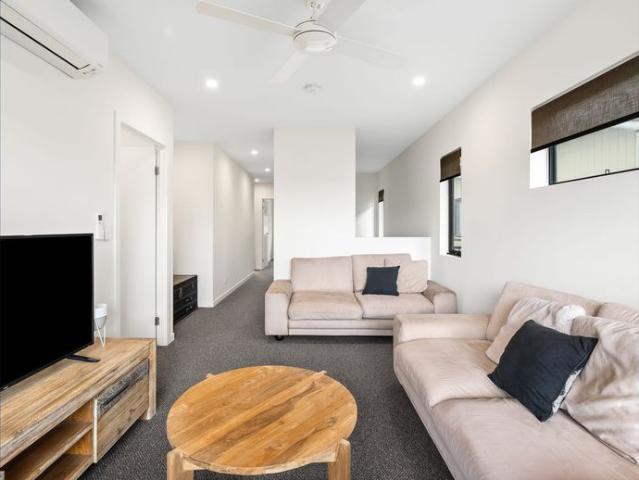 Stylish Townhouse in Prime Location