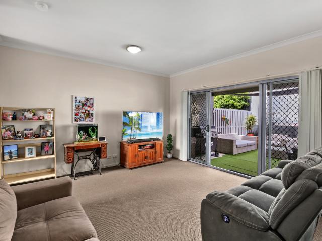 Stylish Townhouse in Prime Location with Resort Style Amenities