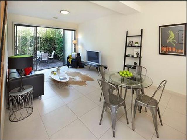 Stylish Townhouse Living in a Prime Brunswick Location