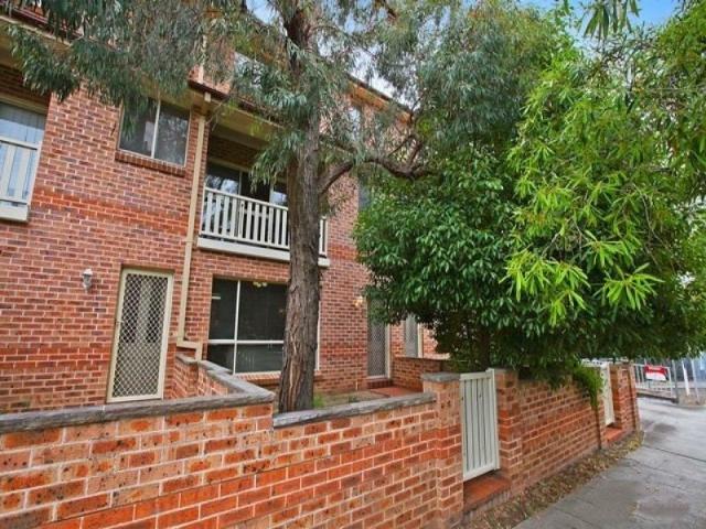 Stylish Townhouse Living in a Prime North Parramatta Location