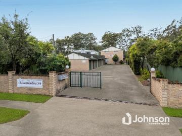 Stylish Townhouse Living in a Quiet Complex