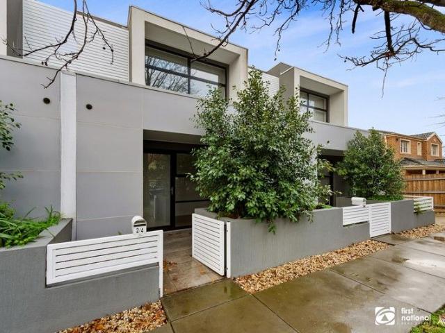 Stylish Townhouse Living in Balwyn North