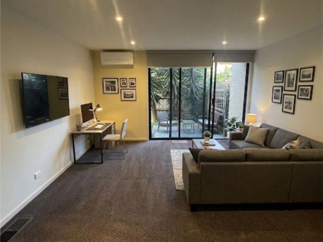 Stylish Living in St Kilda East