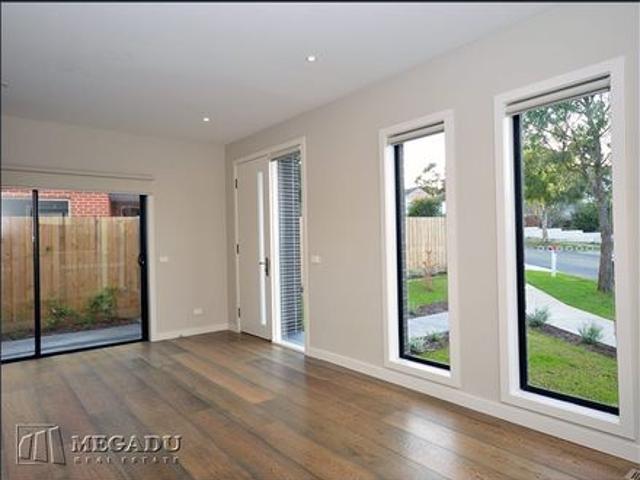 Stylish Townhouse Living in Prime Location