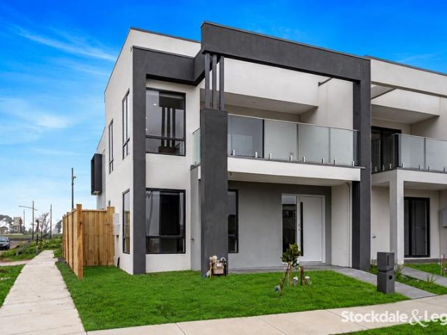 Stylish Townhouse Living in the Heart of Wollert !