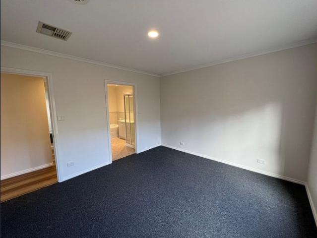 Stylish unit, great location!