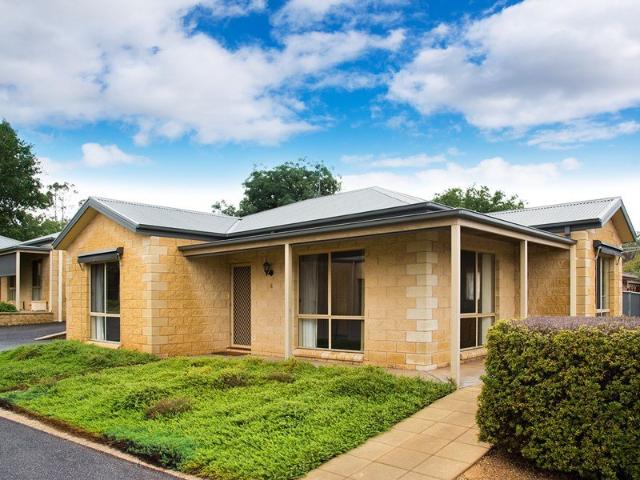 Stylish Unit in Quiet Complex