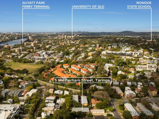 Stylish Unit in the Heart of Taringa