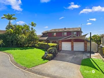 Stylish Updated Double Storey Family Home with Poolside Entertaining in Sought After Sunnybank Hills State School Catchment