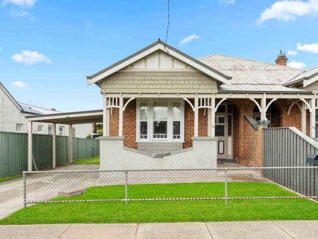 Stylish & Updated Home with Spacious Backyard in Goulburn
