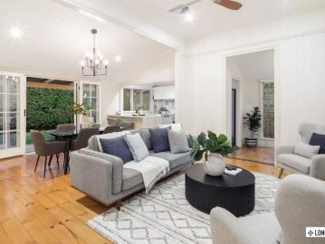 Stylish Updated Spacious Queenslander with Pool!