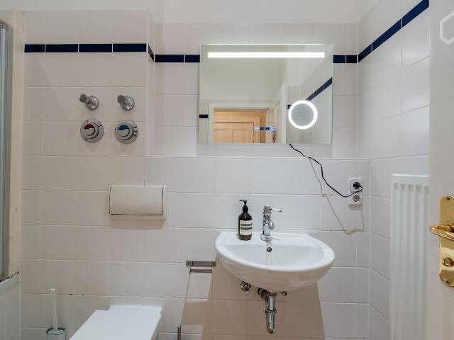 Stylish Urban Retreat with Quiet Balcony in Central Location, Berlin Amsterdam Apartments for Rent