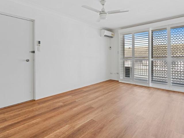 Stylish Urban Unit in Annerley