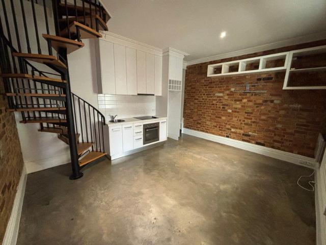 Stylish & Versatile One Bedroom Residence in a Prime Location