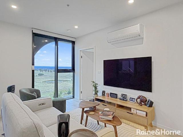 Stylish & Vibrant 2 Bedroom Study Apartment At Nue
