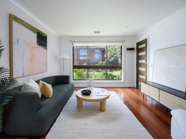 Stylish villa in prime Thornbury location