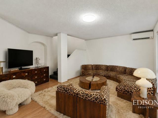 Stylish Vintage Townhouse Living in Sought After Mount Hawthorn