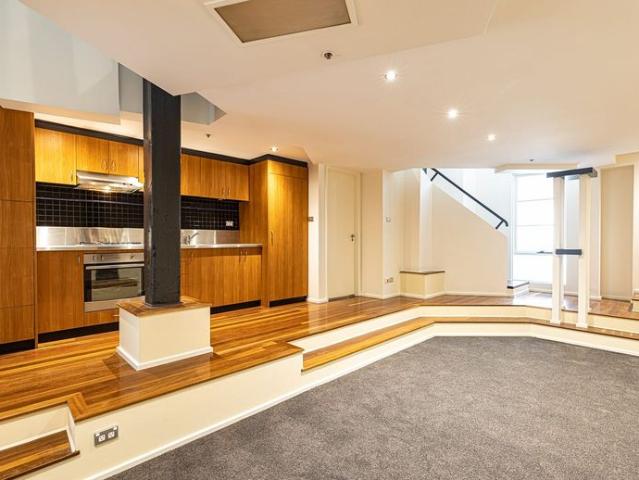 Stylish warehouse living in the heart of Fitzroy