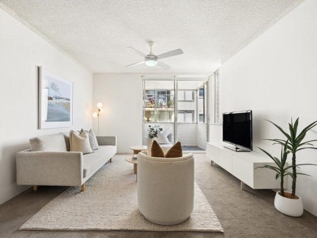 Stylish Waterview Apartment Moments from Blackwattle Bay