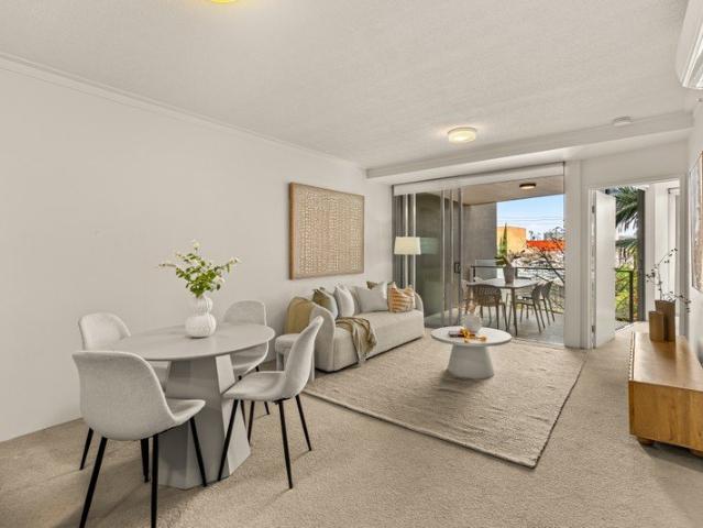 Stylish West End Living