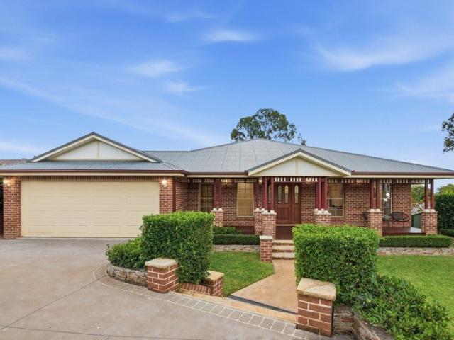 Stylish x Spacious Family Residence!