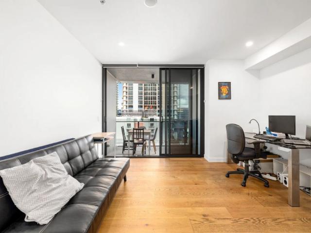 Stylish 10th Floor Corner Apartment with Resort Style Amenities
