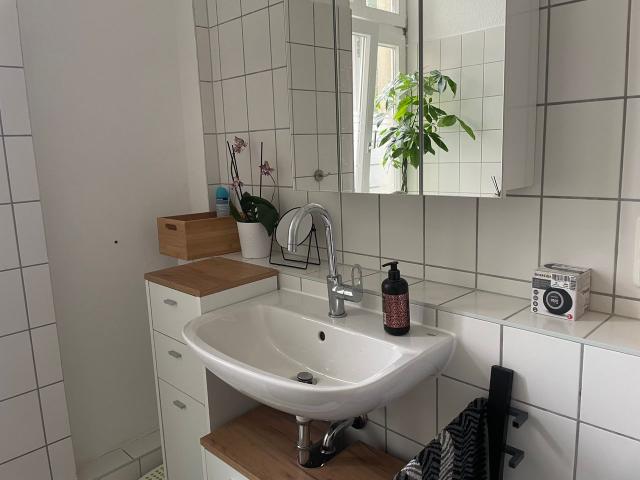 Stylish 110 sqm Furnished Altbau Apartment with Balcony in Prime Leipzig Süd Location, Leipzig Amsterdam Apartments for Rent