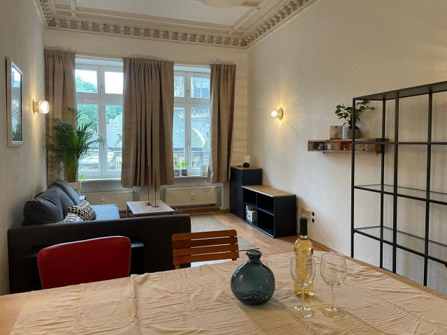 Stylish 110 sqm Furnished Altbau Apartment with Balcony in Prime Leipzig Süd Location, Leipzig Amsterdam Apartments for Rent