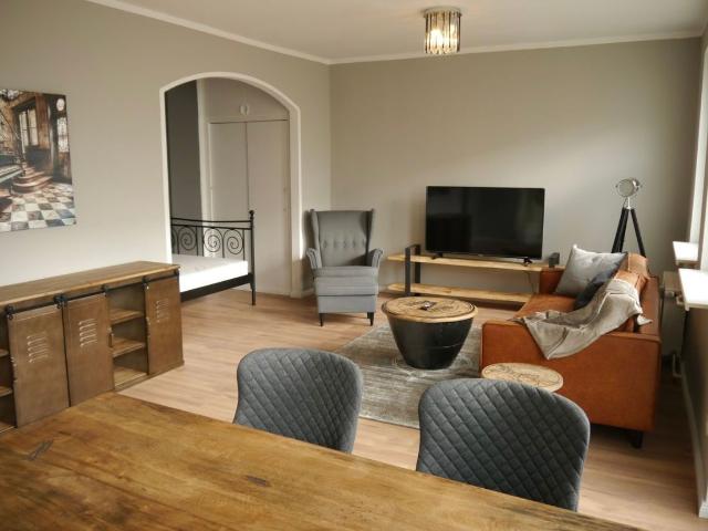 Stylish 1.5 room apartment next to Leibniz University Hannover – central city location with balcony, Hannover Amsterdam Apartments for Rent