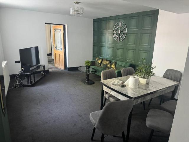 Stylish 1 Bed Furnished Flat to Rent – Moseley